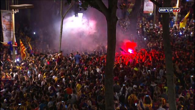 Фаны празднуют победу в Кубке на Каналетес