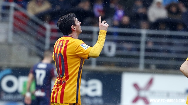 Лео Месси забивает не менее 20 голов восемь сезонов Ла Лиги подряд